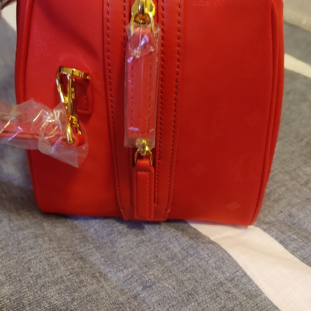 MCM Milano Boston Bag...VERY NICE!!! - Picture 5 of 8